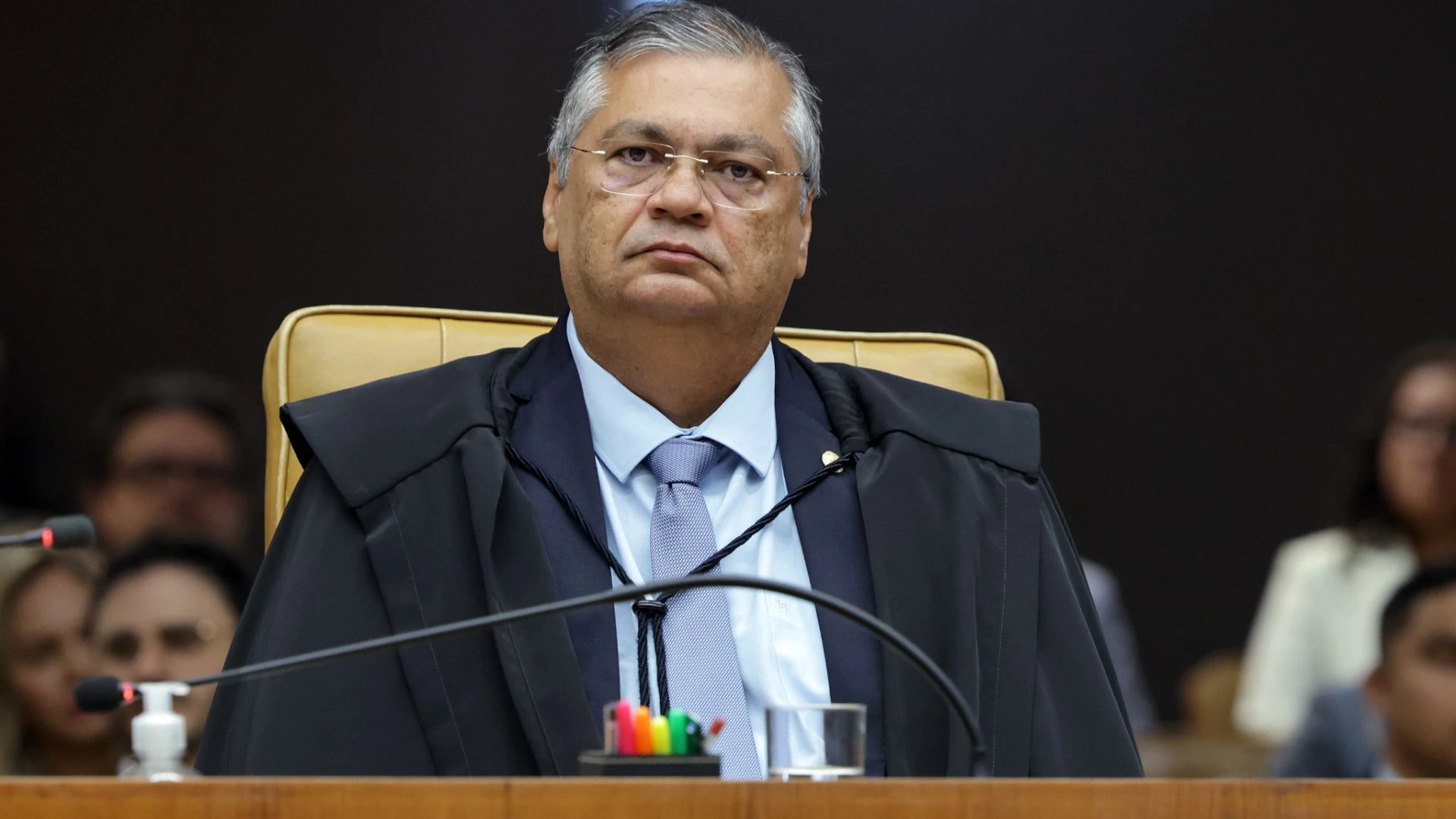 Canetada: Supremo Tribunal Federal suspende “penduricalhos” e diz que super-salários não tem precedentes nem mesmo em países ricos