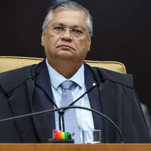 Canetada: Supremo Tribunal Federal suspende “penduricalhos” e diz que super-salários não tem precedentes nem mesmo em países ricos