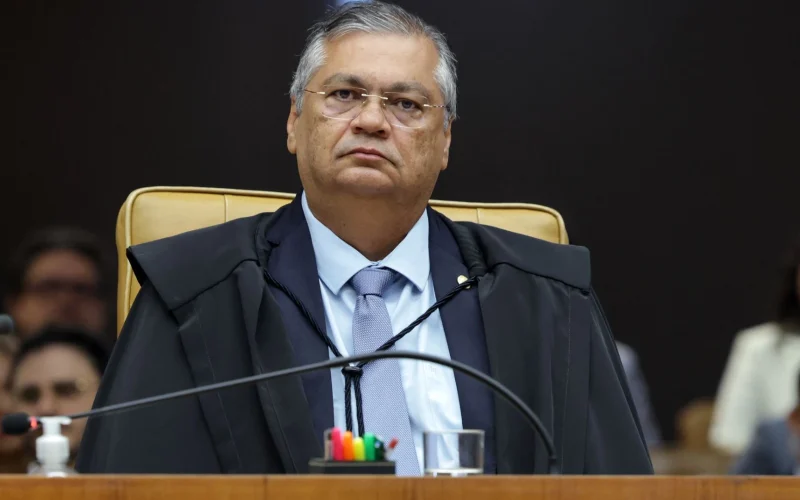 Canetada: Supremo Tribunal Federal suspende “penduricalhos” e diz que super-salários não tem precedentes nem mesmo em países ricos