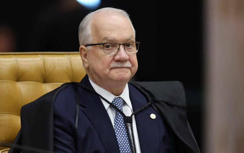 Fachin chama STF pra olhar no espelho e diz que é hora de regrar a própria casa