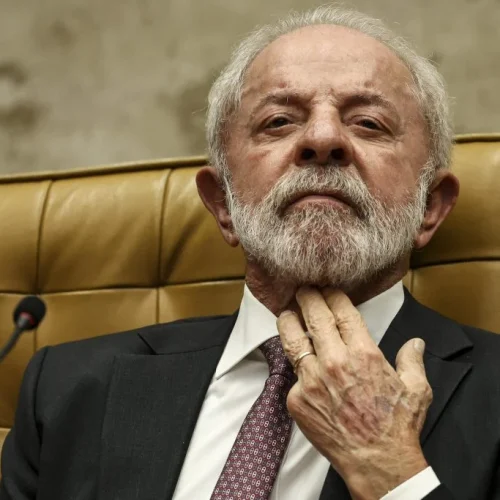 Lula cita julgamento de Bolsonaro no STF, denuncia pressão dos EUA e alerta para eleições